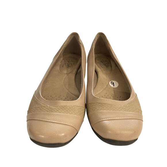 Life Stride soft system Women's Size 9M Beige slip on Comfort Flats - Picture 2 of 8
